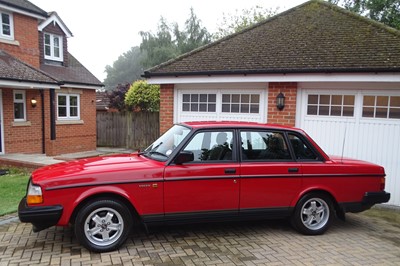 Lot 29 - 1988 Volvo 240 GLT Saloon