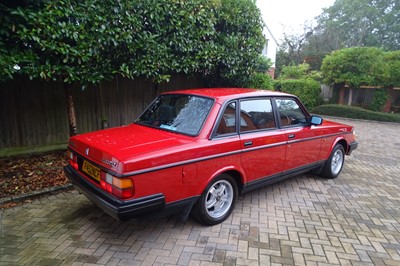 Lot 29 - 1988 Volvo 240 GLT Saloon