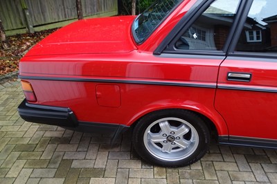 Lot 29 - 1988 Volvo 240 GLT Saloon