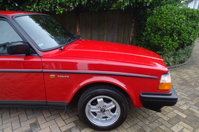 Lot 29 - 1988 Volvo 240 GLT Saloon