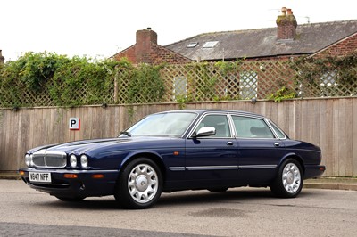 Lot 142 - 2000 Daimler Super V8