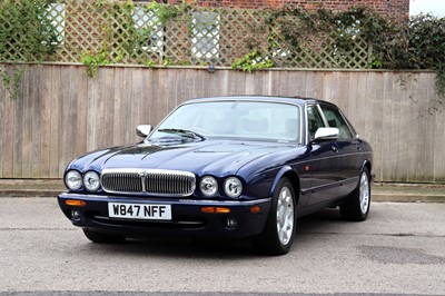 Lot 142 - 2000 Daimler Super V8