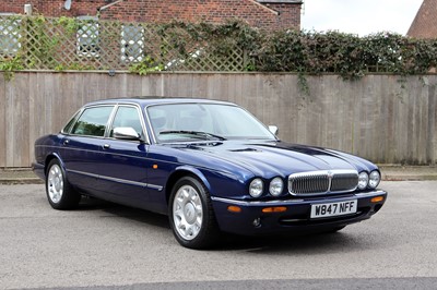 Lot 142 - 2000 Daimler Super V8