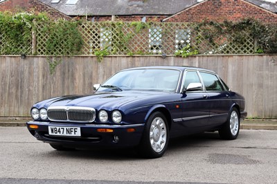 Lot 142 - 2000 Daimler Super V8