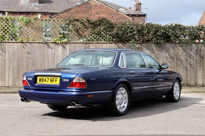 Lot 142 - 2000 Daimler Super V8