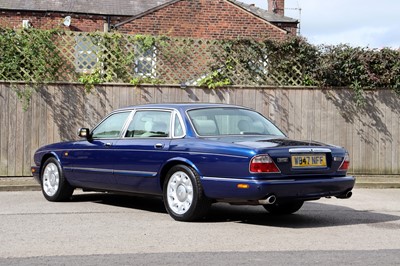 Lot 142 - 2000 Daimler Super V8