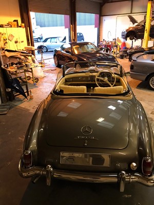 Lot 85 - 1957 Mercedes-Benz 190SL