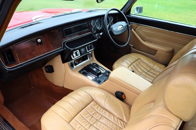 Lot 1975 Daimler Sovereign 4.2 Coupe