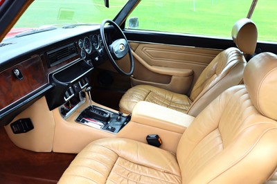 Lot 1975 Daimler Sovereign 4.2 Coupe