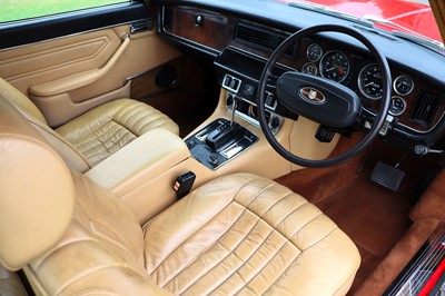 Lot 1975 Daimler Sovereign 4.2 Coupe