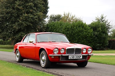 Lot 1975 Daimler Sovereign 4.2 Coupe