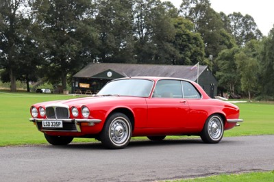 Lot 1975 Daimler Sovereign 4.2 Coupe