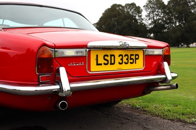 Lot 1975 Daimler Sovereign 4.2 Coupe