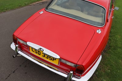 Lot 1975 Daimler Sovereign 4.2 Coupe