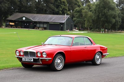 Lot 1975 Daimler Sovereign 4.2 Coupe