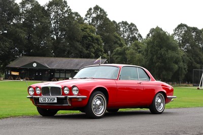 Lot 1975 Daimler Sovereign 4.2 Coupe