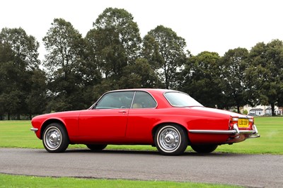 Lot 1975 Daimler Sovereign 4.2 Coupe