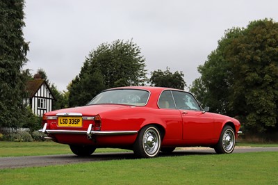 Lot 1975 Daimler Sovereign 4.2 Coupe