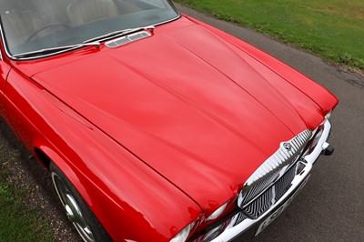 Lot 1975 Daimler Sovereign 4.2 Coupe