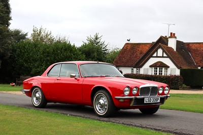 Lot 1975 Daimler Sovereign 4.2 Coupe