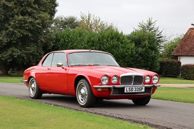 Lot 1975 Daimler Sovereign 4.2 Coupe