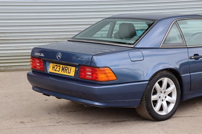 Lot 93 - 1990 Mercedes-Benz 500SL-32