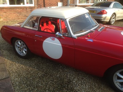 Lot 109 - 1971 MG B Roadster