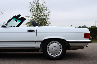 Lot 87 - 1988 Mercedes-Benz 300 SL