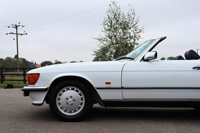 Lot 87 - 1988 Mercedes-Benz 300 SL