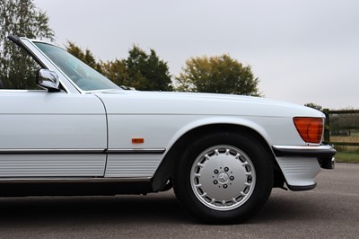 Lot 87 - 1988 Mercedes-Benz 300 SL