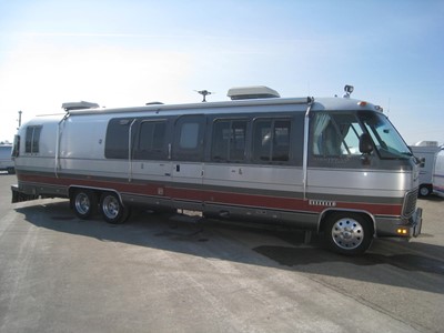 Lot 67 - 1990 Airstream 350LE