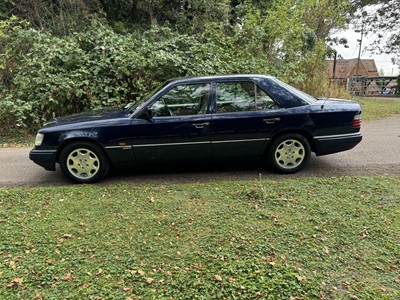 Lot 124 - 1994 Mercedes-Benz E320 Sportline