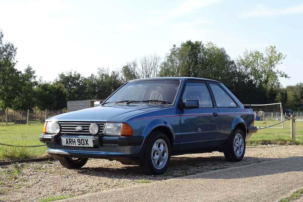 Lot 27 - 1982 Ford Escort XR3