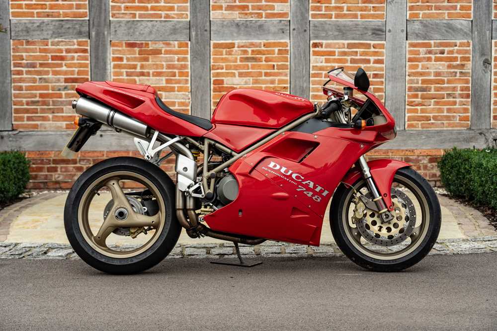 Lot 1995 Ducati 748 Biposto