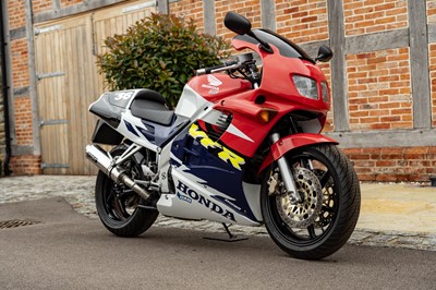 Lot 1998 Honda VFR750F