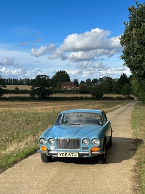 Lot 146 - 1971 Jaguar XJ6 4.2 Litre