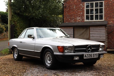 Lot 1983 Mercedes-Benz 500 SL