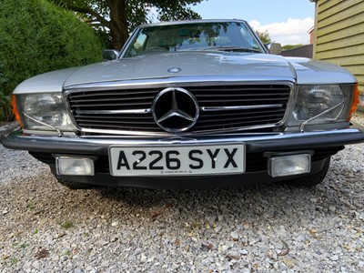 Lot 1983 Mercedes-Benz 500 SL