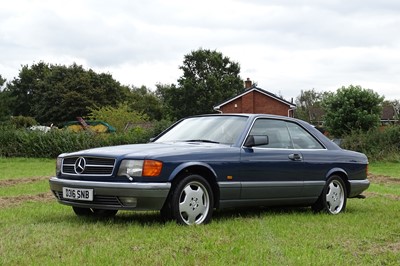 Lot 1987 Mercedes-Benz 560 SEC