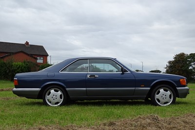 Lot 1987 Mercedes-Benz 560 SEC