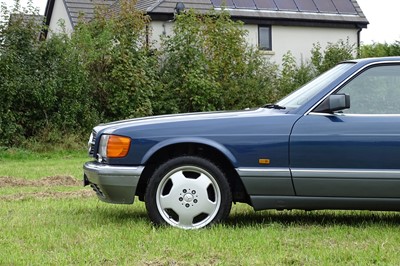 Lot 1987 Mercedes-Benz 560 SEC