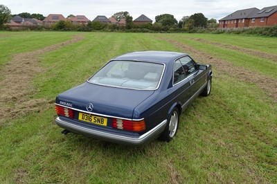 Lot 1987 Mercedes-Benz 560 SEC