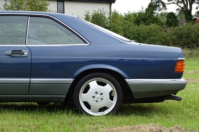 Lot 1987 Mercedes-Benz 560 SEC