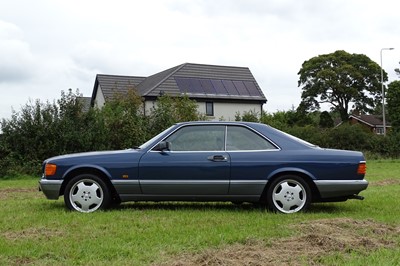 Lot 1987 Mercedes-Benz 560 SEC