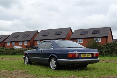 Lot 1987 Mercedes-Benz 560 SEC