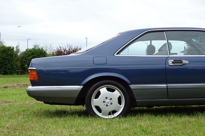 Lot 1987 Mercedes-Benz 560 SEC