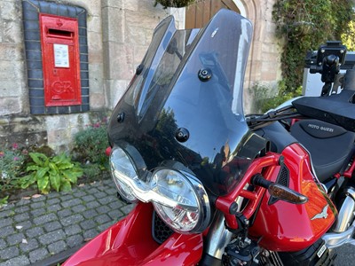 Lot 2022 Moto Guzzi V85TT