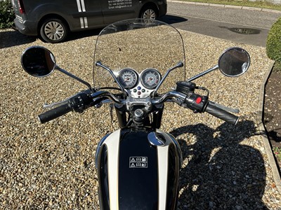 Lot 2005 Triumph T100 Bonneville