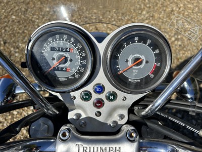 Lot 2005 Triumph T100 Bonneville