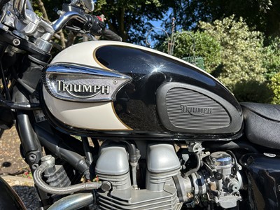 Lot 2005 Triumph T100 Bonneville